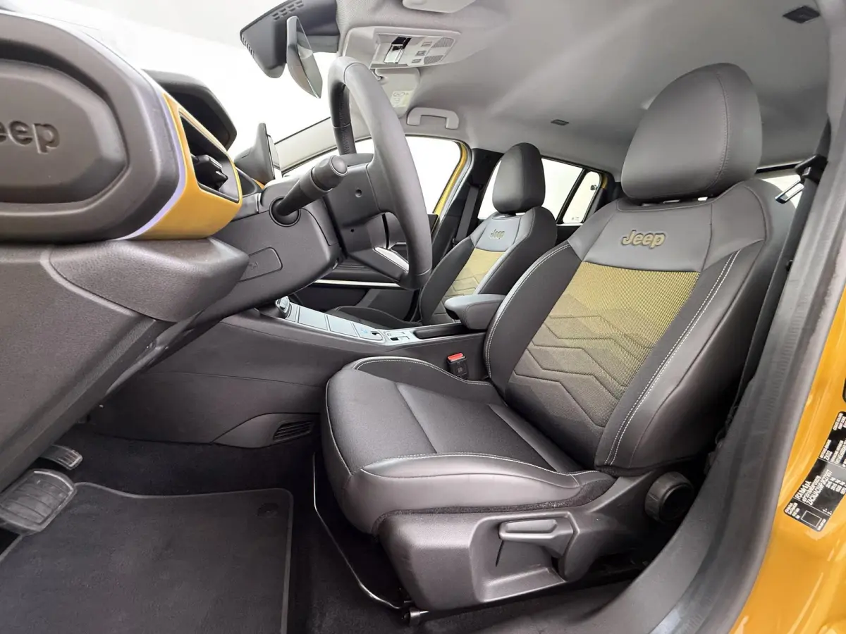 Altitude 54 kWh | Climate Control | Elek. Kofferklep | Full Map Navigatie | Apple Carplay / Android Auto | Camera | Parkeersensoren