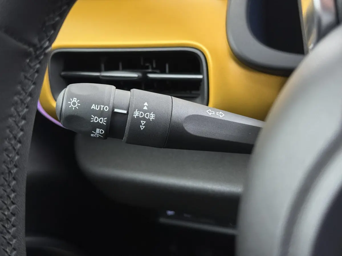Altitude 54 kWh | Climate Control | Elek. Kofferklep | Full Map Navigatie | Apple Carplay / Android Auto | Camera | Parkeersensoren