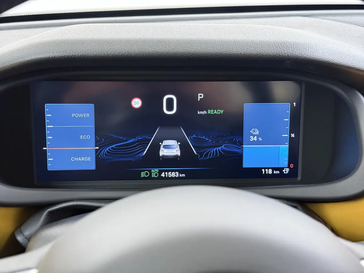 Altitude 54 kWh | Climate Control | Elek. Kofferklep | Full Map Navigatie | Apple Carplay / Android Auto | Camera | Parkeersensoren