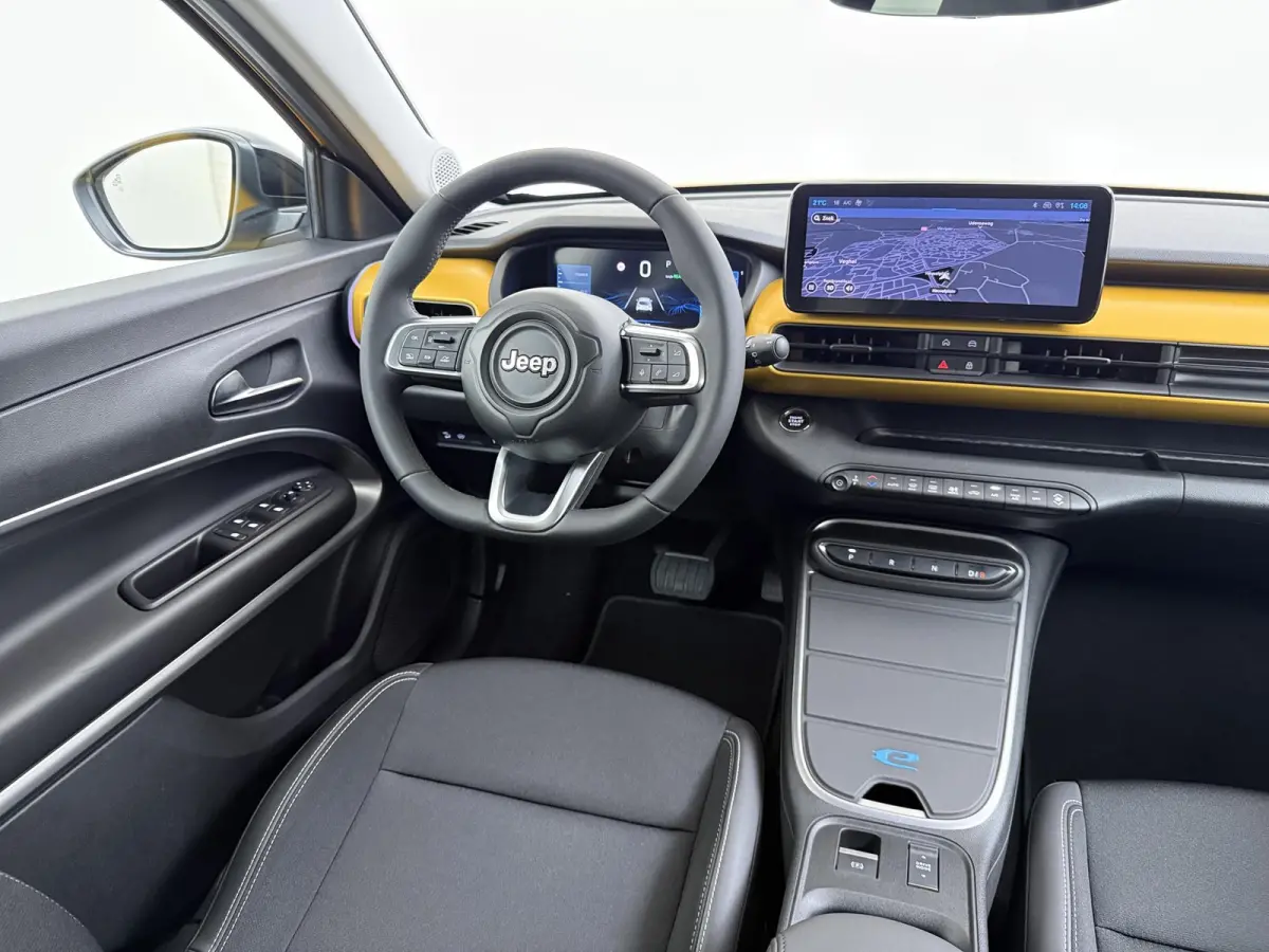 Altitude 54 kWh | Climate Control | Elek. Kofferklep | Full Map Navigatie | Apple Carplay / Android Auto | Camera | Parkeersensoren