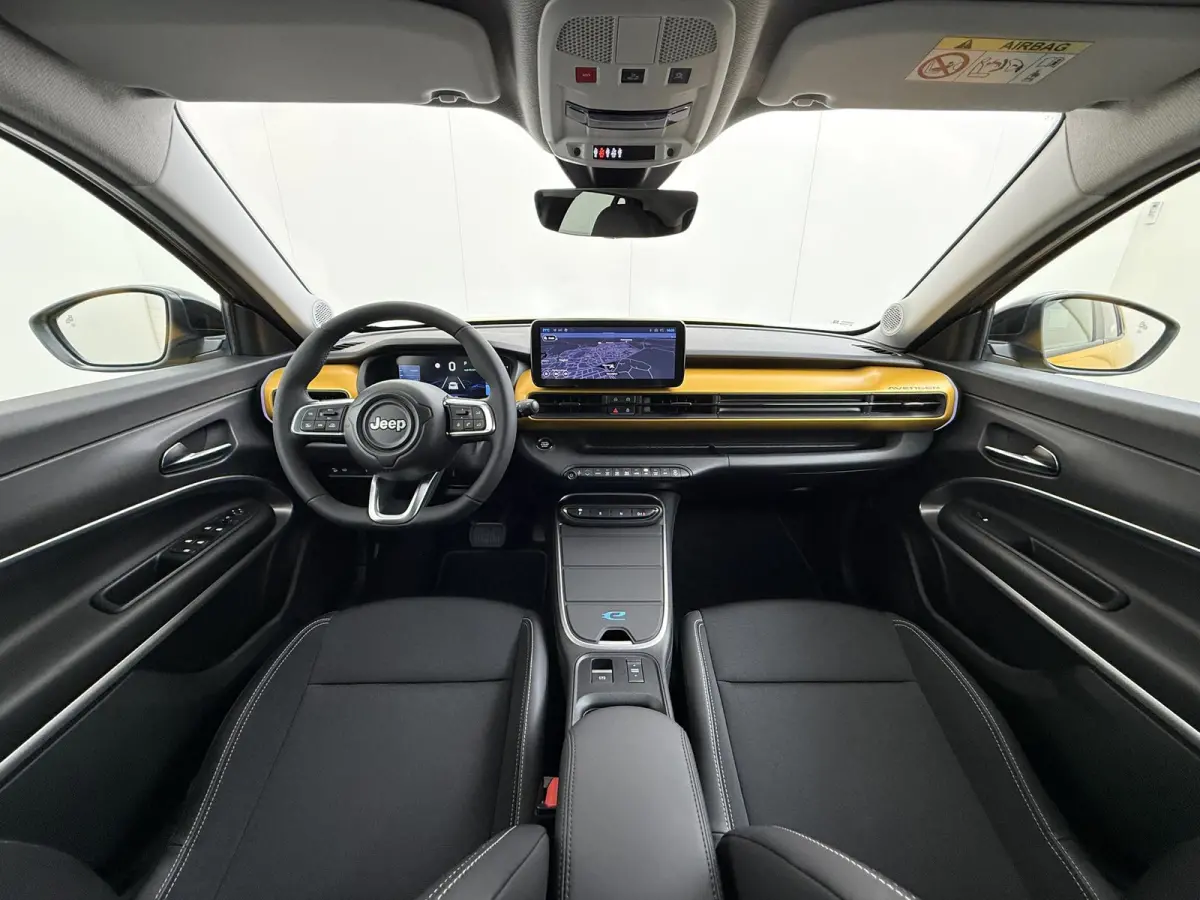 Altitude 54 kWh | Climate Control | Elek. Kofferklep | Full Map Navigatie | Apple Carplay / Android Auto | Camera | Parkeersensoren