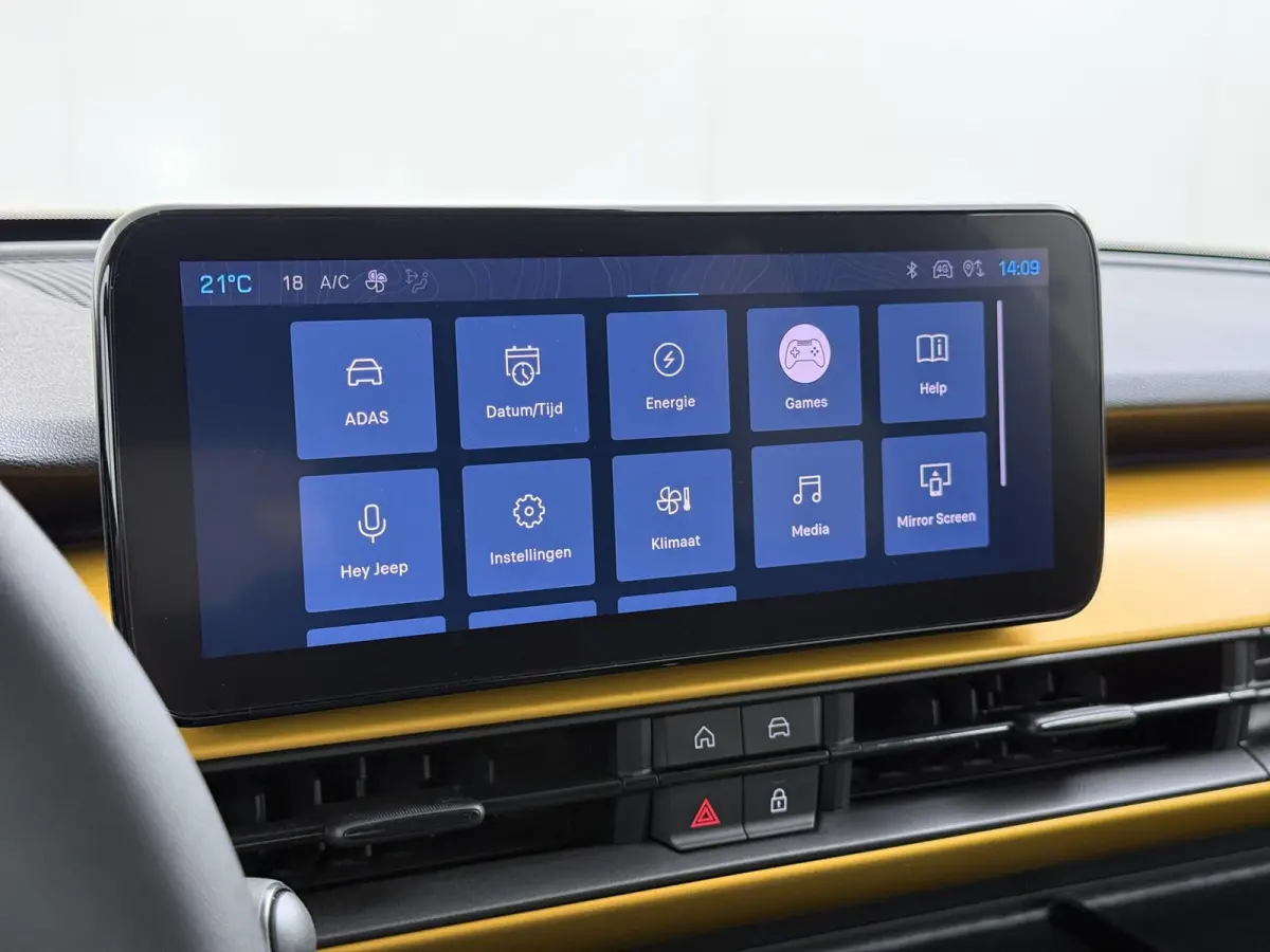 Altitude 54 kWh | Climate Control | Elek. Kofferklep | Full Map Navigatie | Apple Carplay / Android Auto | Camera | Parkeersensoren