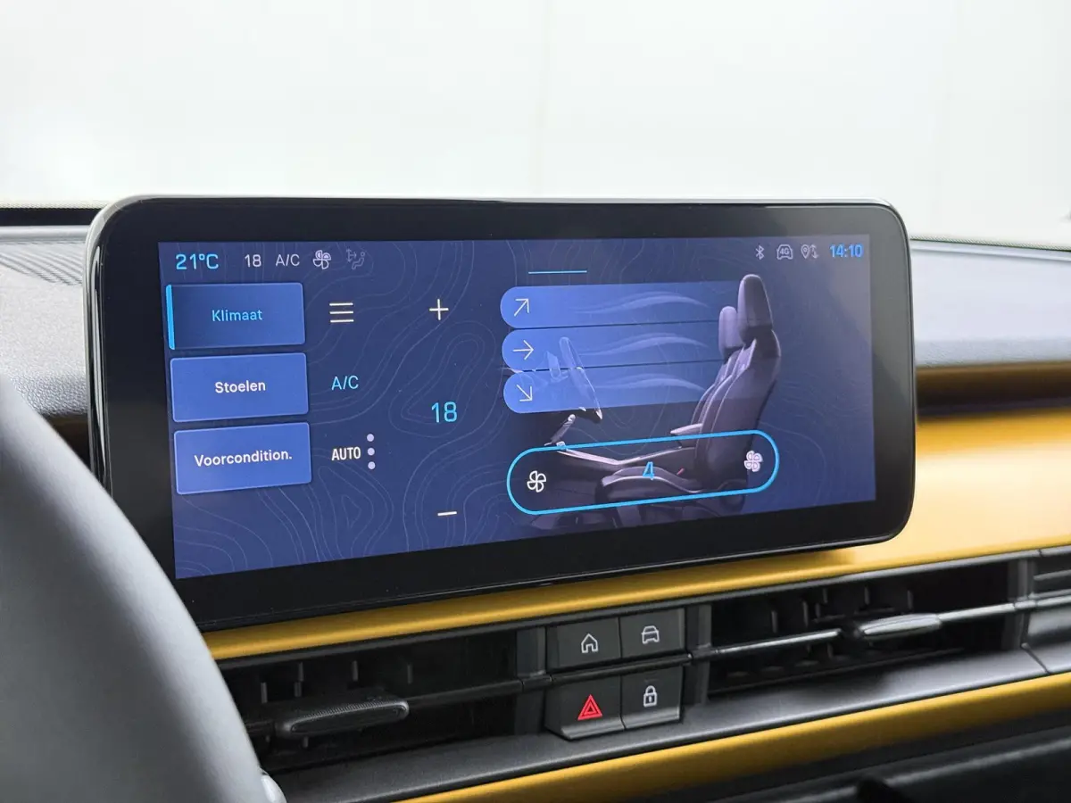 Altitude 54 kWh | Climate Control | Elek. Kofferklep | Full Map Navigatie | Apple Carplay / Android Auto | Camera | Parkeersensoren