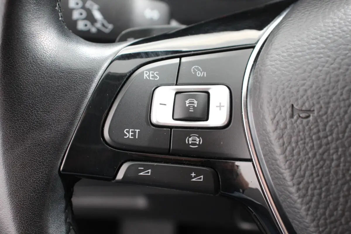 1.5 TSI 150pk DSG HighLine 7p. Navigatie Climate Control Lichtmetalen velgen Electrische Achterklep DAB Led Stoelverwarming
