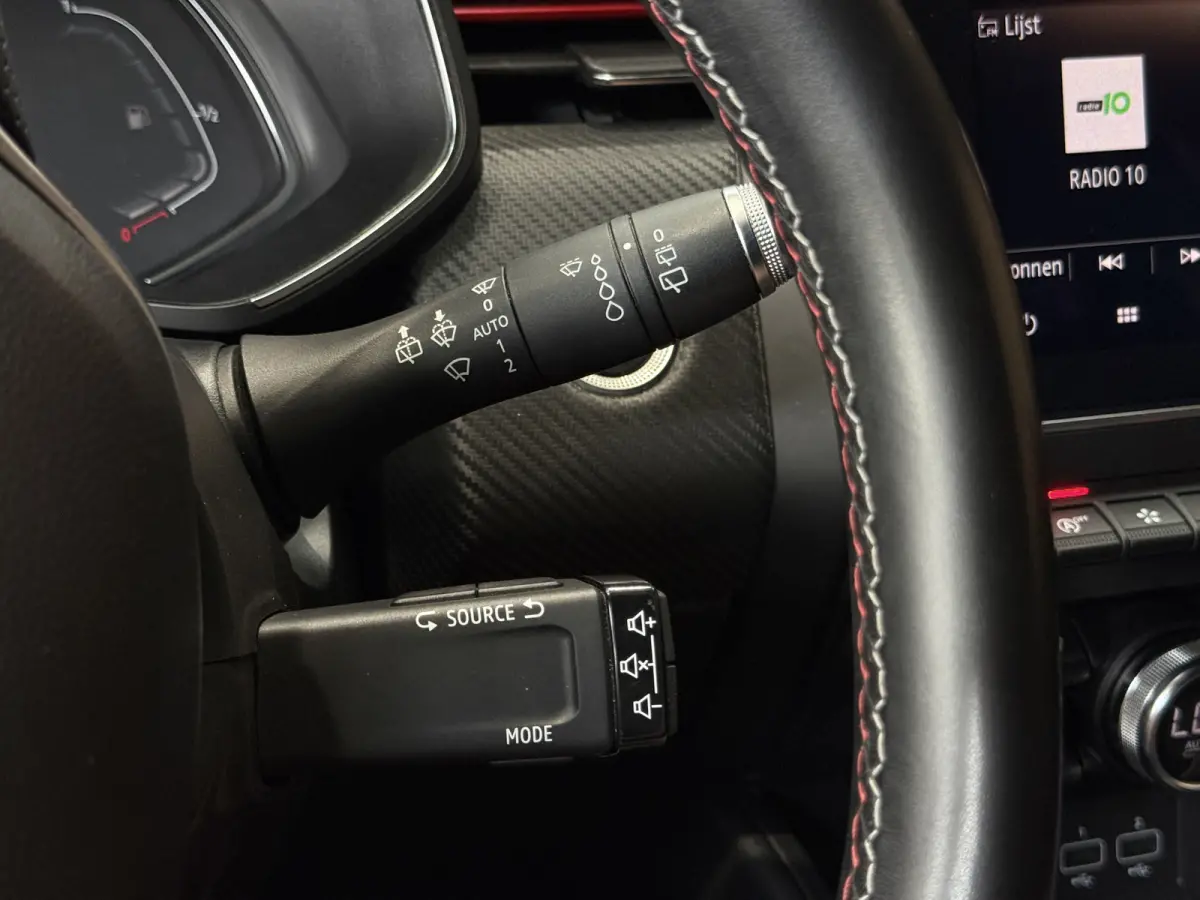 1.0 TCe R.S. Line | Groot Navi | 17 " | Camera | PDC V+A | Led | Cruise control | 100% Dealer Onderhouden!