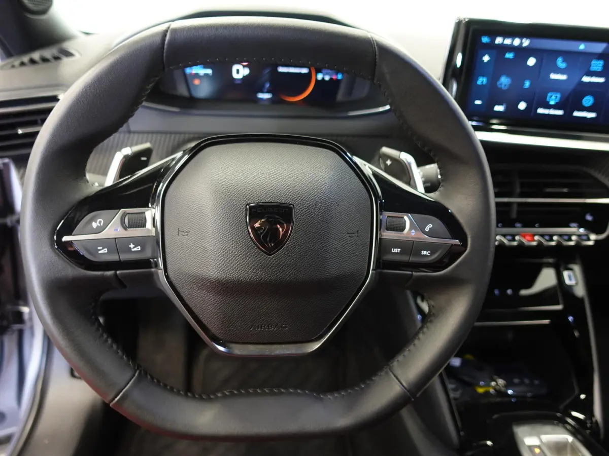 1.2 PureTech 130pk Automaat Allure | Navigatie | Apple Carplay/Android Auto | 360 camera | Parkeersensoren | Blind Spot Assist | Adaptive Cruise Control | Stoelverwarming | Getinte ramen | C