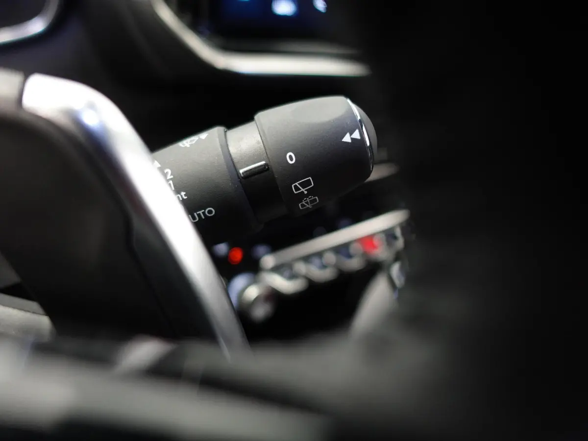 1.2 PureTech 130pk Automaat Allure | Navigatie | Apple Carplay/Android Auto | 360 camera | Parkeersensoren | Blind Spot Assist | Adaptive Cruise Control | Stoelverwarming | Getinte ramen | C