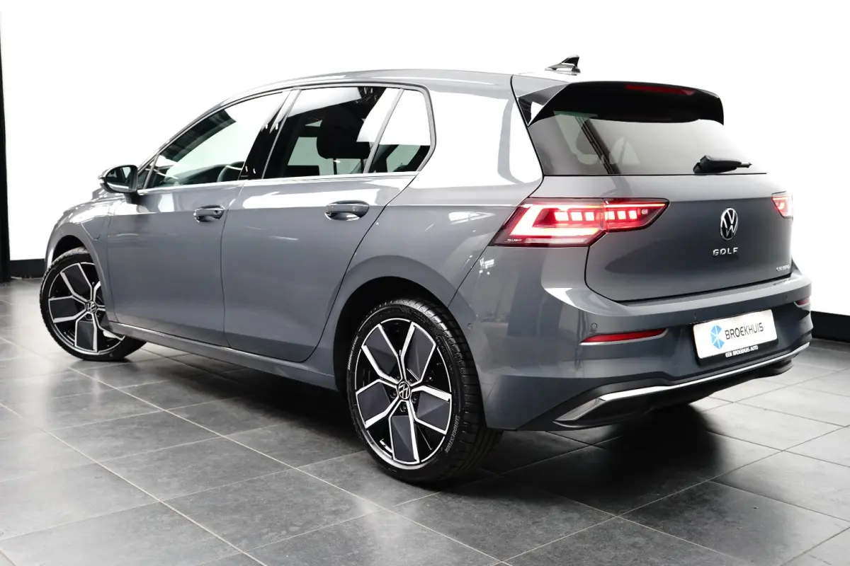 1.5 eHybrid 204PK Style Edition | ACC | Elektrische stoelen met geheugen | Navigatie | Head-up display | Stoelverwarming voor | Wegklapbare trekhaak | Massage functie | VERLENGDE GARANTIE