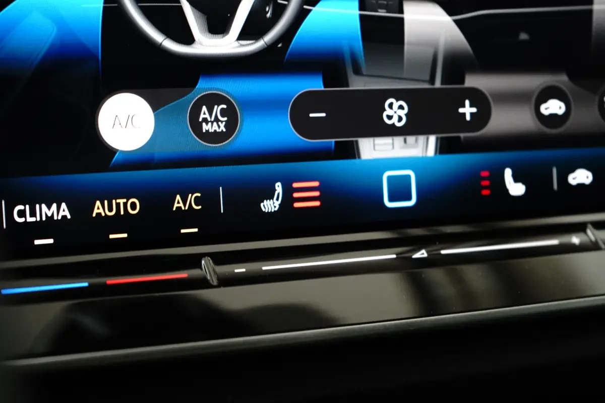 1.5 eHybrid 204PK Style Edition | ACC | Elektrische stoelen met geheugen | Navigatie | Head-up display | Stoelverwarming voor | Wegklapbare trekhaak | Massage functie | VERLENGDE GARANTIE