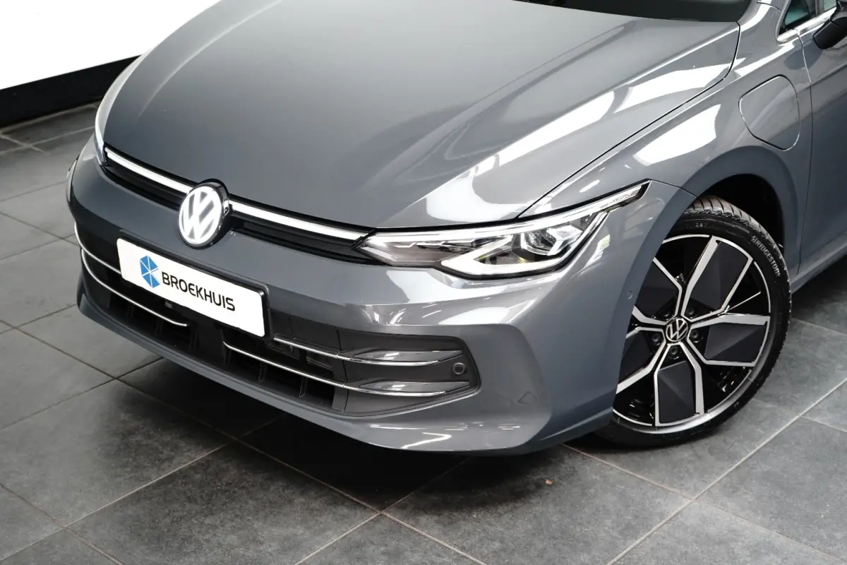 1.5 eHybrid 204PK Style Edition | ACC | Elektrische stoelen met geheugen | Navigatie | Head-up display | Stoelverwarming voor | Wegklapbare trekhaak | Massage functie | VERLENGDE GARANTIE