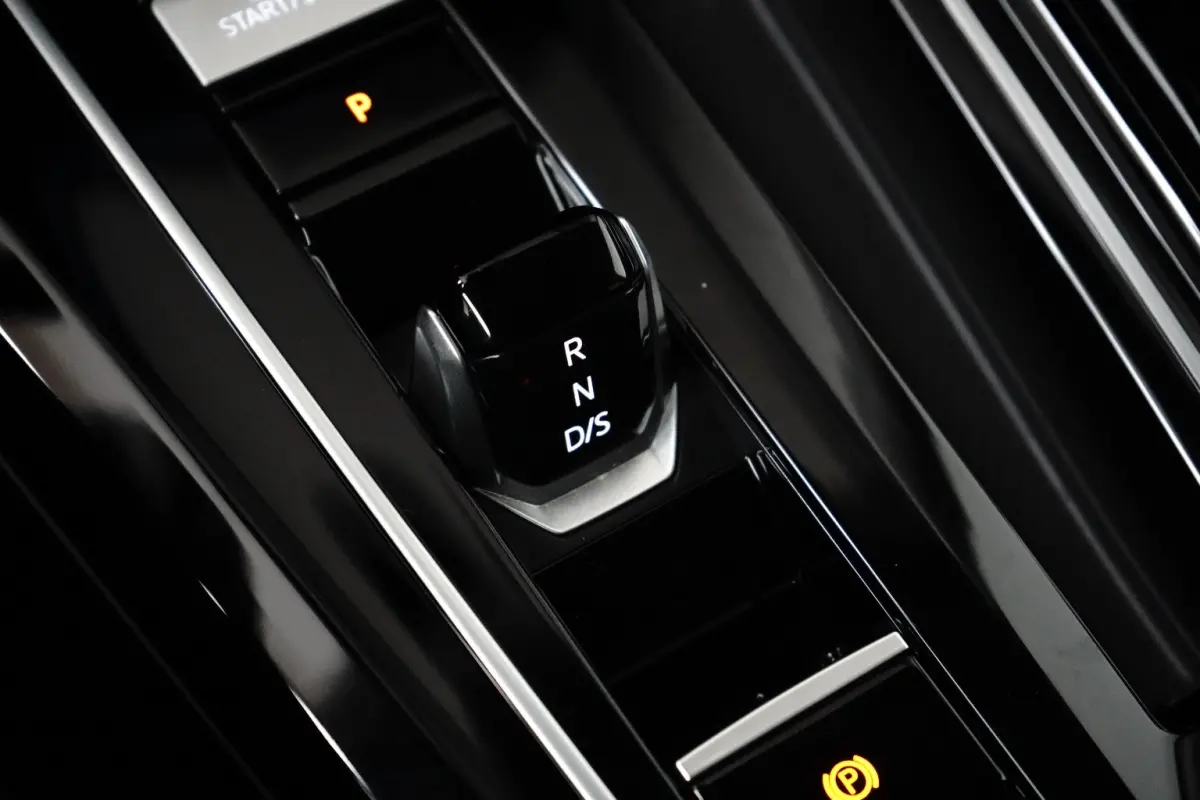 1.5 eHybrid 204PK Style Edition | ACC | Elektrische stoelen met geheugen | Navigatie | Head-up display | Stoelverwarming voor | Wegklapbare trekhaak | Massage functie | VERLENGDE GARANTIE