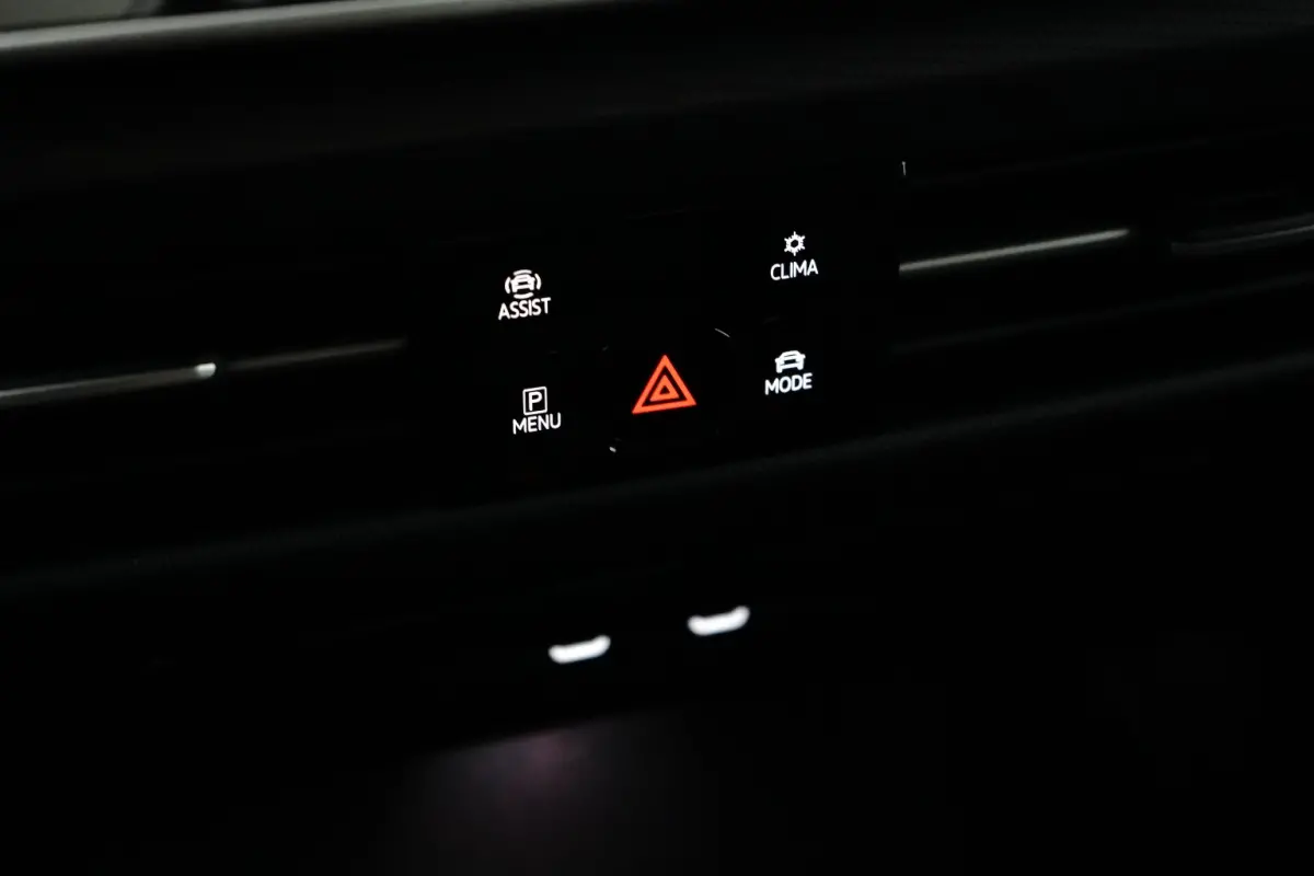 1.5 eHybrid 204PK Style Edition | ACC | Elektrische stoelen met geheugen | Navigatie | Head-up display | Stoelverwarming voor | Wegklapbare trekhaak | Massage functie | VERLENGDE GARANTIE