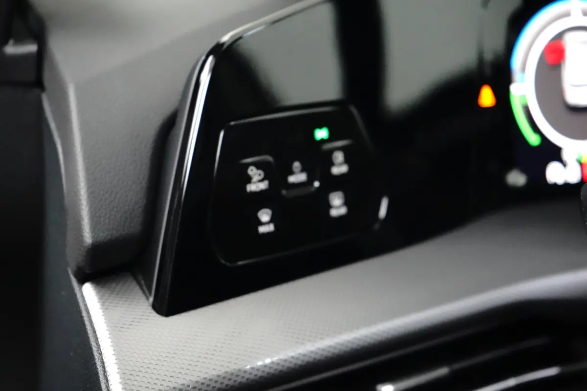 1.5 eHybrid 204PK Style Edition | ACC | Elektrische stoelen met geheugen | Navigatie | Head-up display | Stoelverwarming voor | Wegklapbare trekhaak | Massage functie | VERLENGDE GARANTIE