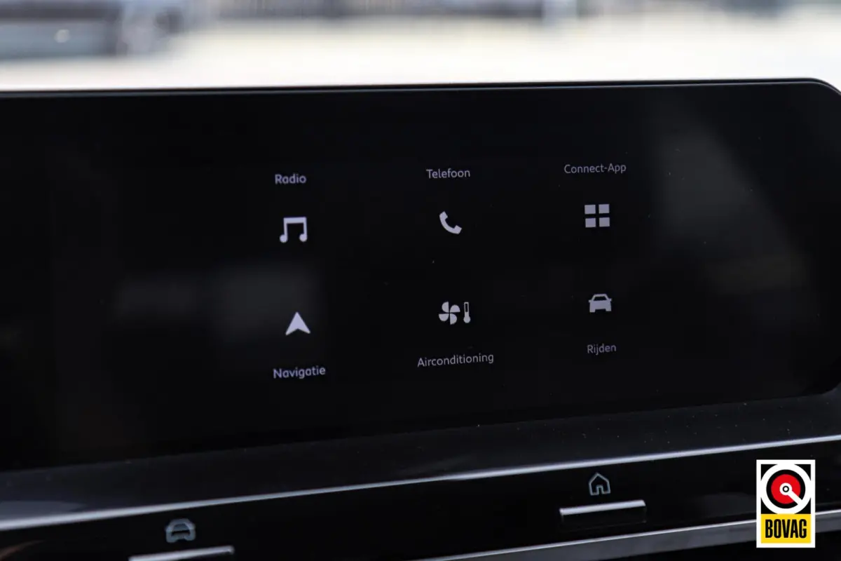 1.2 Puretech Feel |LED|CRUISE|CARPLAY|CAMERA|STOELVERW.|