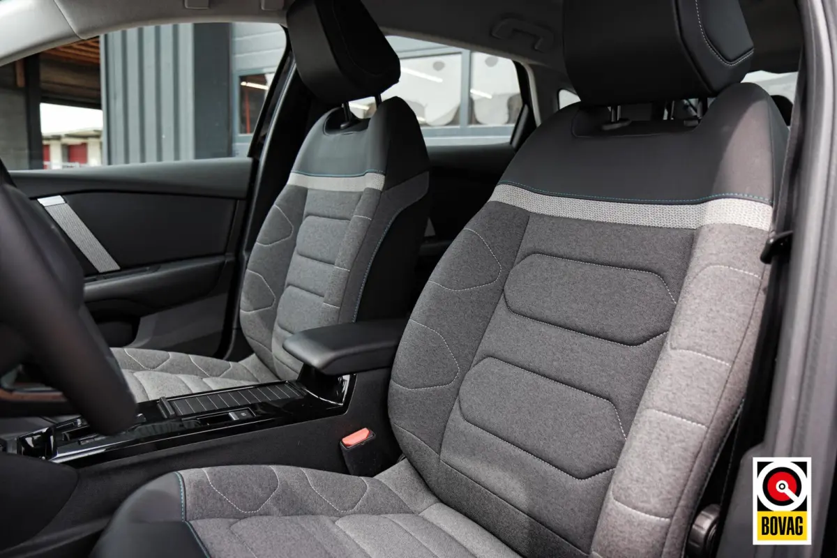 1.2 Puretech Feel |LED|CRUISE|CARPLAY|CAMERA|STOELVERW.|