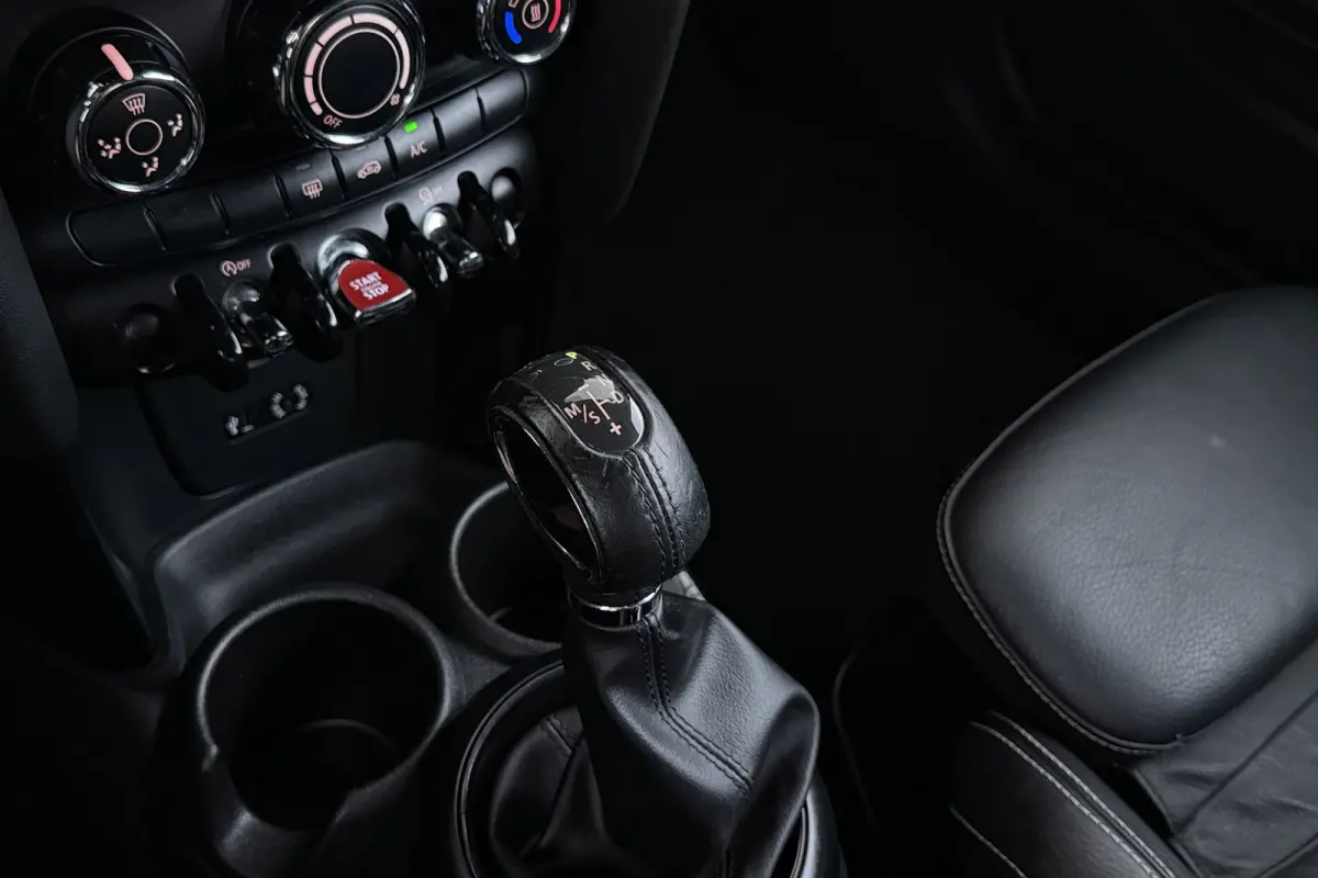 2.0 S Serious Business | Keyless Entry/Start | Leer | Sportstoelen | Org NL | Breed Navi |