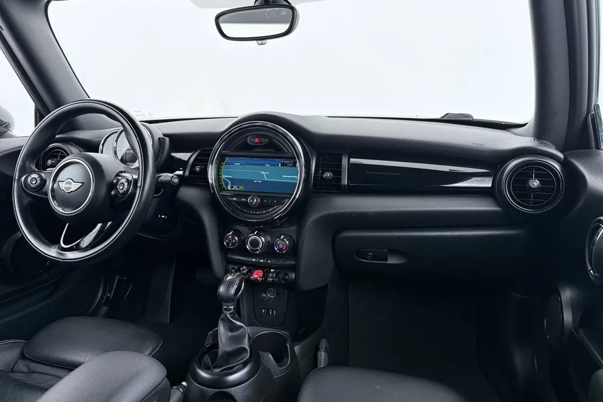 2.0 S Serious Business | Keyless Entry/Start | Leer | Sportstoelen | Org NL | Breed Navi |