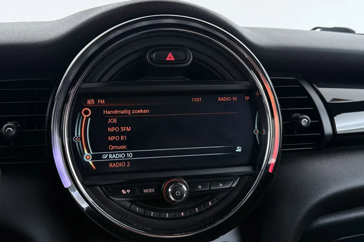 2.0 S Serious Business | Keyless Entry/Start | Leer | Sportstoelen | Org NL | Breed Navi |