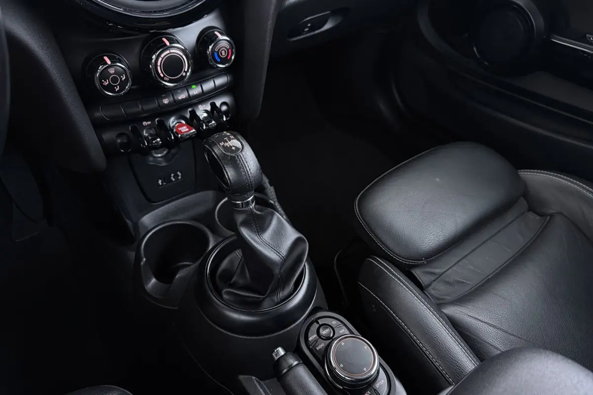 2.0 S Serious Business | Keyless Entry/Start | Leer | Sportstoelen | Org NL | Breed Navi |