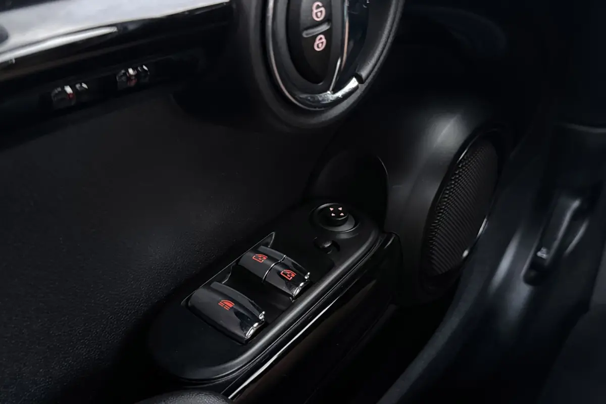 2.0 S Serious Business | Keyless Entry/Start | Leer | Sportstoelen | Org NL | Breed Navi |