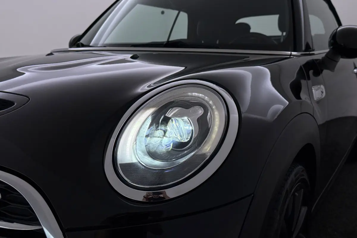 2.0 S Serious Business | Keyless Entry/Start | Leer | Sportstoelen | Org NL | Breed Navi |