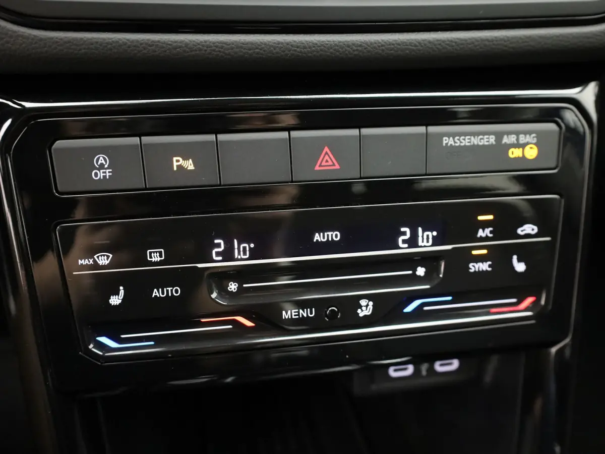 1.0 TSI 116Pk Life Edition | IQ light | Keyless | Camera | Stoelverw. | Prijs Rijklaar!!