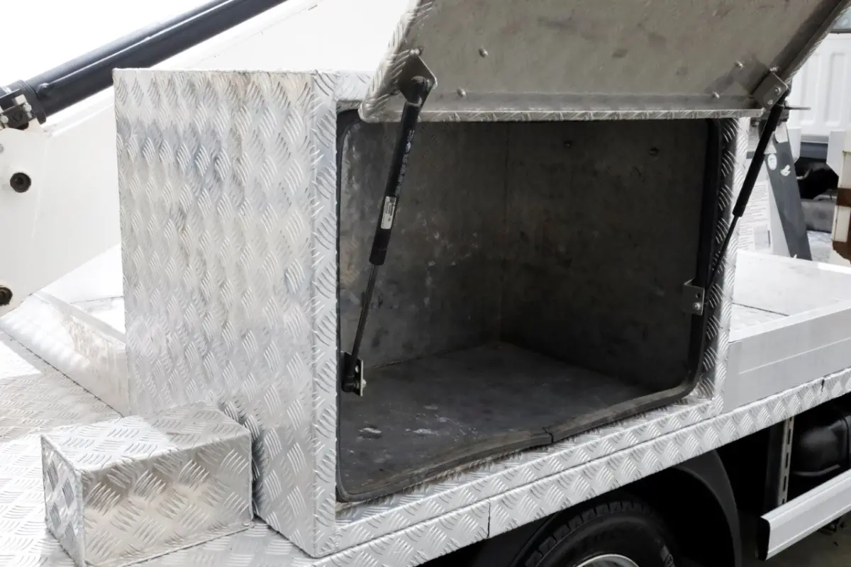 3.0 DCI 130pk E6 Hoogwerker Werkhoogte 14.5 meter PTO 08-2019