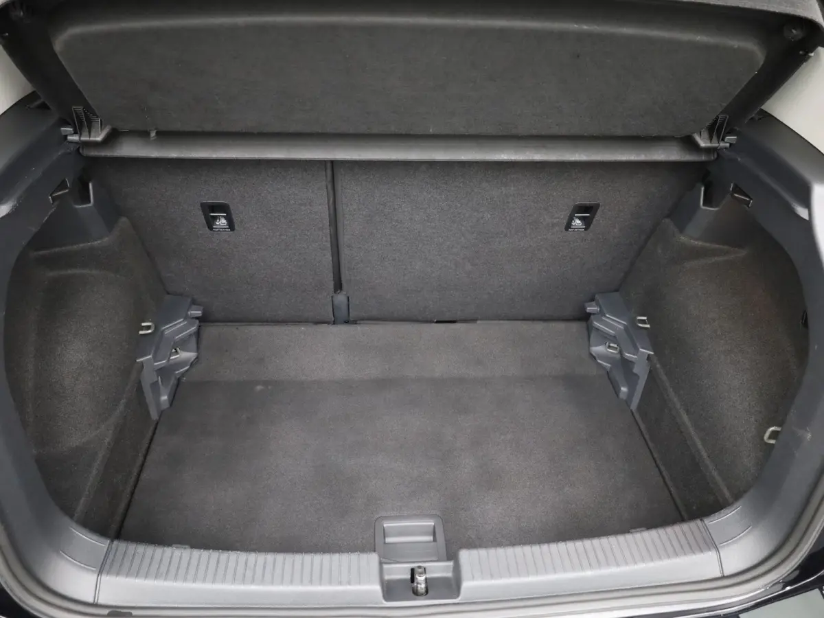 1.0 TSI 116Pk Life Edition | IQ light | Keyless | Camera | Stoelverw. | Prijs Rijklaar!!