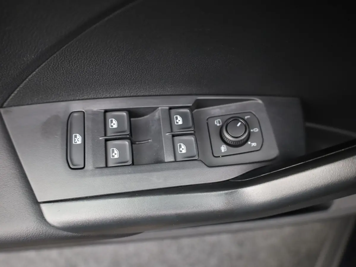 1.0 TSI 116Pk Life Edition | IQ light | Keyless | Camera | Stoelverw. | Prijs Rijklaar!!