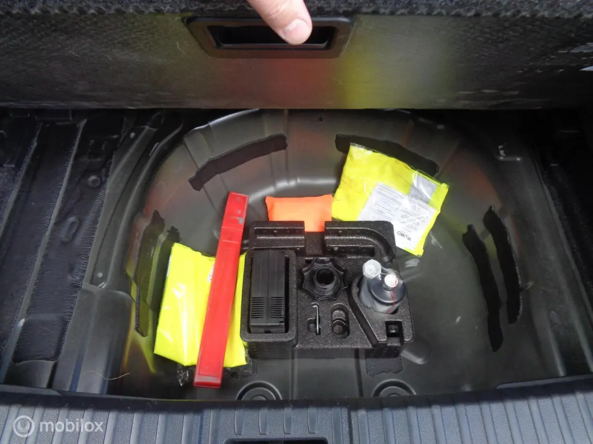 1.0 MPI Style/Airco Ecc/LED/Lm velgen/PDC/Apple Carplay/Full Link