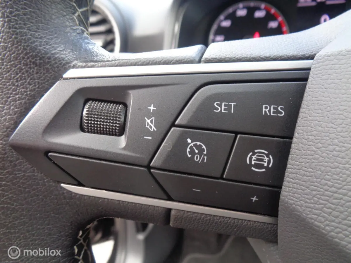 1.0 MPI Style/Airco Ecc/LED/Lm velgen/PDC/Apple Carplay/Full Link