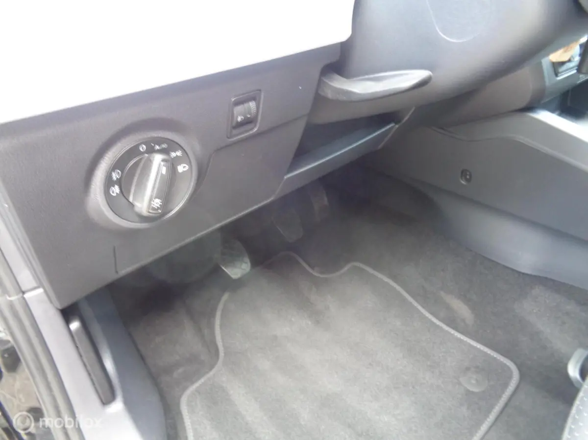 1.0 MPI Style/Airco Ecc/LED/Lm velgen/PDC/Apple Carplay/Full Link