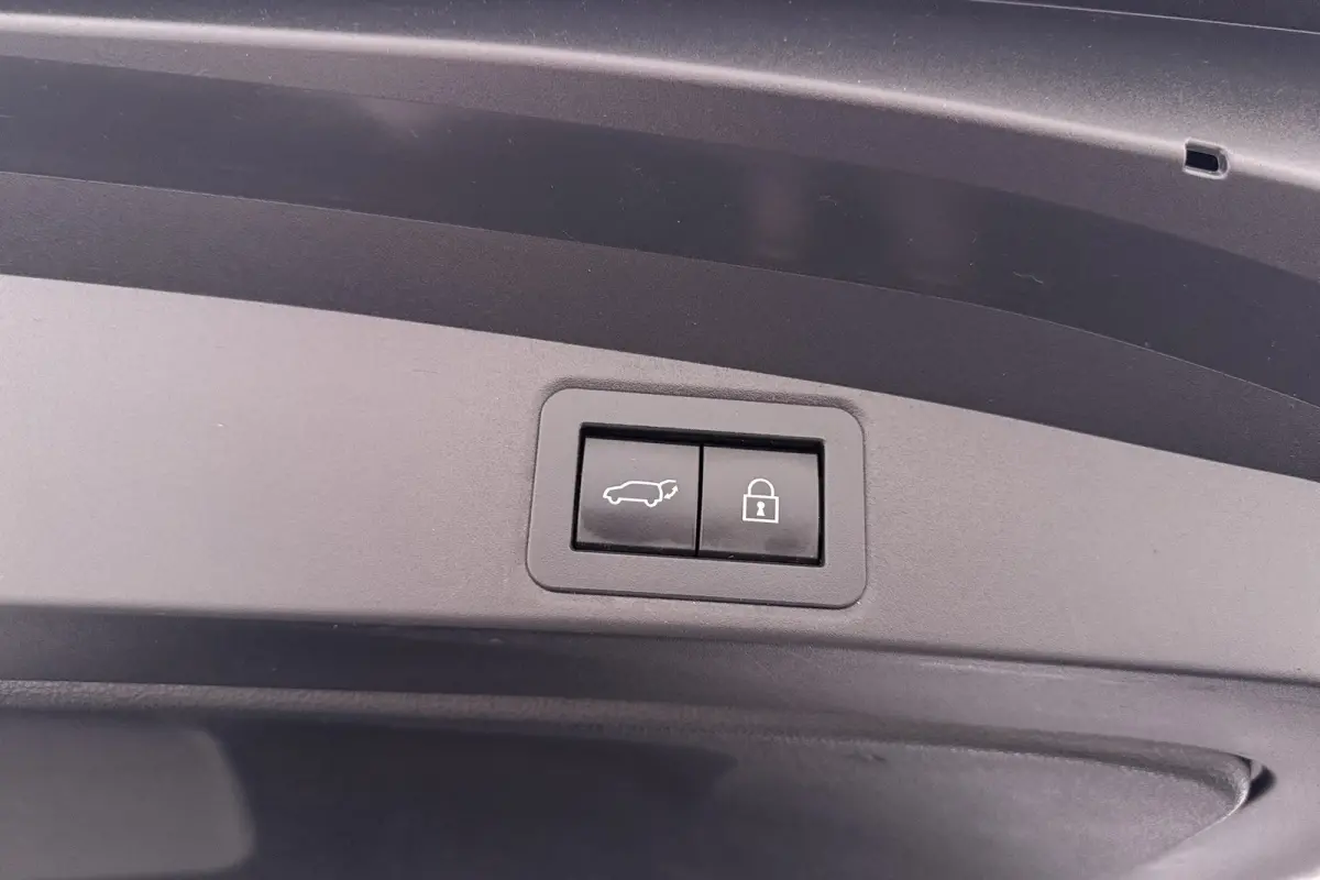 1.8 Hybrid TREK Camera Adapt.Cruise Keyless