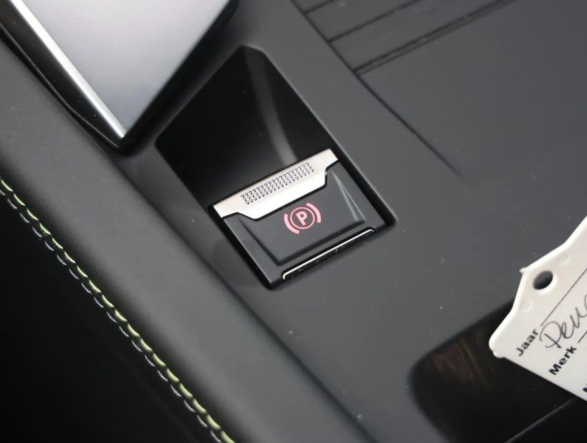1.2 PureTech GT 130 EAT8 | Focal Hifi | Lederen bekleding | Rondom camera | Elektrisch bedienbare achterklep