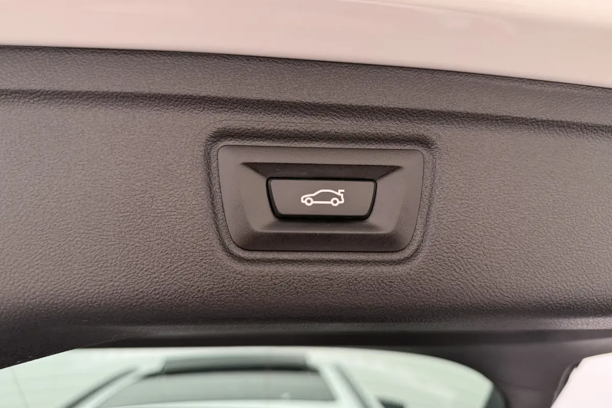 330e M-Sport Pano-dak Camera Leder Elek.Trekhaak Hifi-Sound
