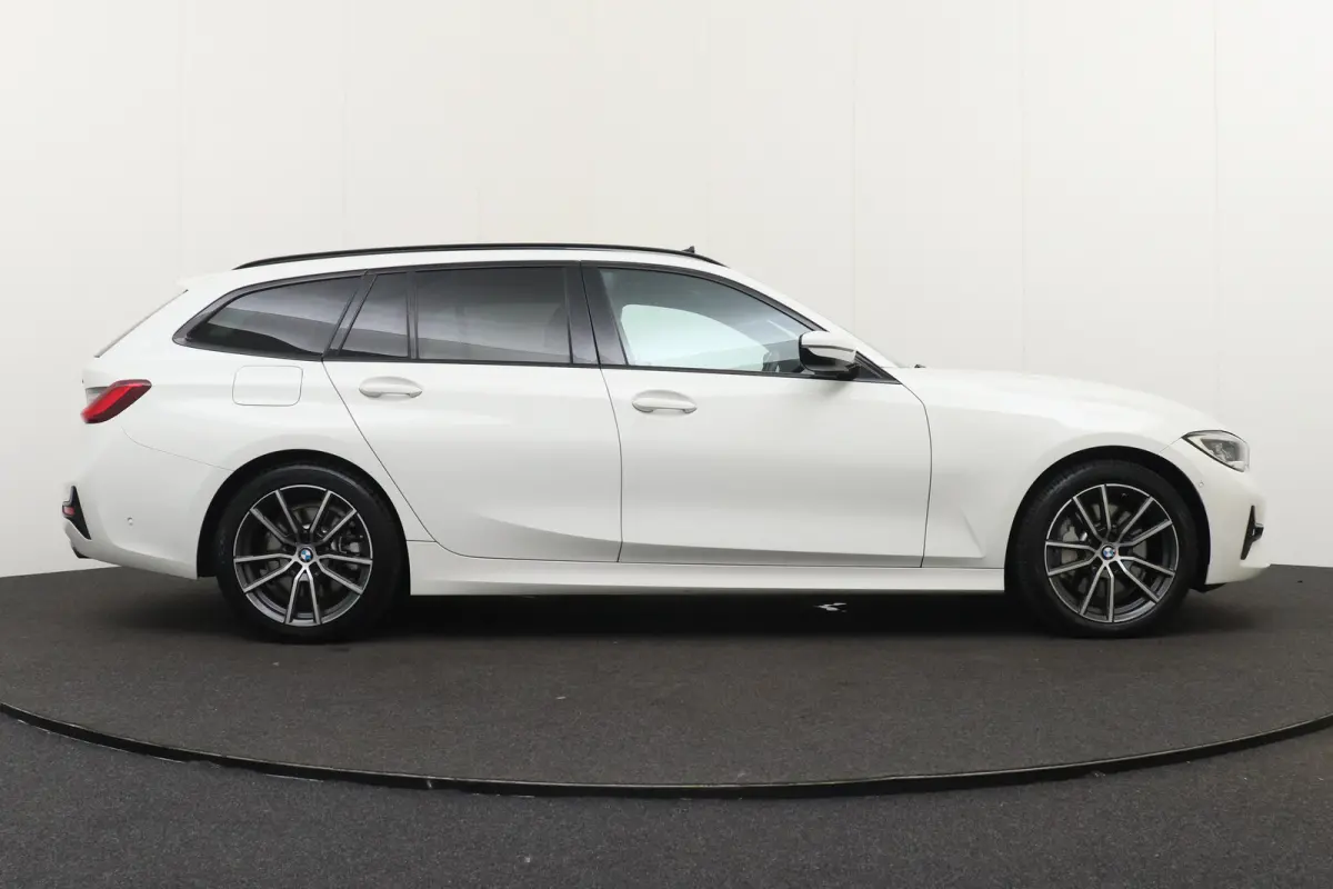 330e M-Sport Pano-dak Camera Leder Elek.Trekhaak Hifi-Sound