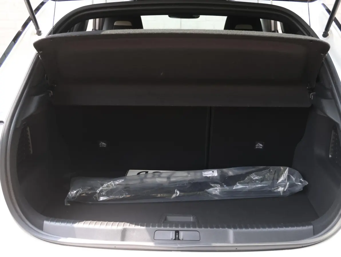 1.2 130pk Automaat Ultimate | Stoelen met alcantara bekleding en massage functie | Verwarmde stoelen en stuur | Camera