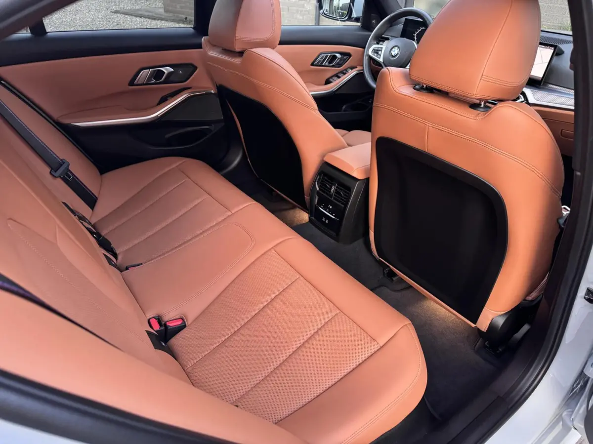 318i M Sport Brooklyn Grau Pano H/K Hud 360° 1e Eigenaar