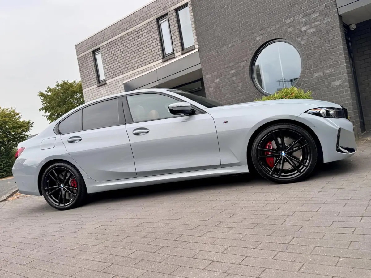 318i M Sport Brooklyn Grau Pano H/K Hud 360° 1e Eigenaar