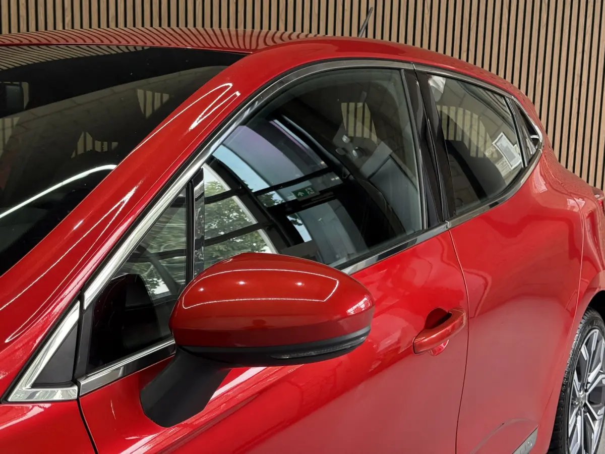1.0 TCe 100pk Edition One | Groot Navi | Bose | 17" | Camera | Stoel & Stuur verwarming | Carplay | 100 % Dealer onderhouden!