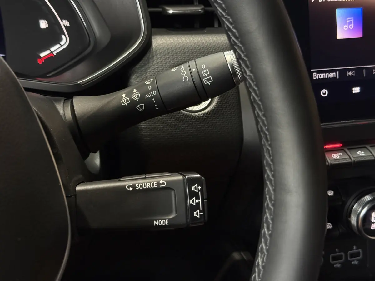 1.0 TCe 100pk Edition One | Groot Navi | Bose | 17" | Camera | Stoel & Stuur verwarming | Carplay | 100 % Dealer onderhouden!