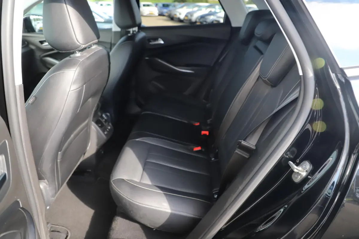 1.2 Turbo Innovation 131PK Leder Memory Stoelen Navigatie Achteruitrijcamera Stuur & Stoelverwarming