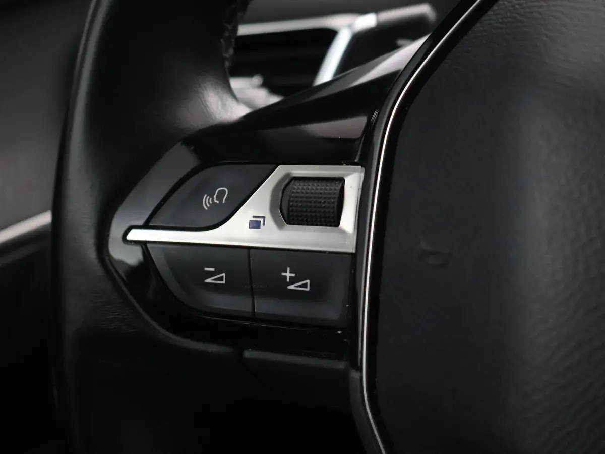 1.2 PT 130 PK AUT. + TREKHAAK | STOELVERWARMING | APPLE CARPLAY |
