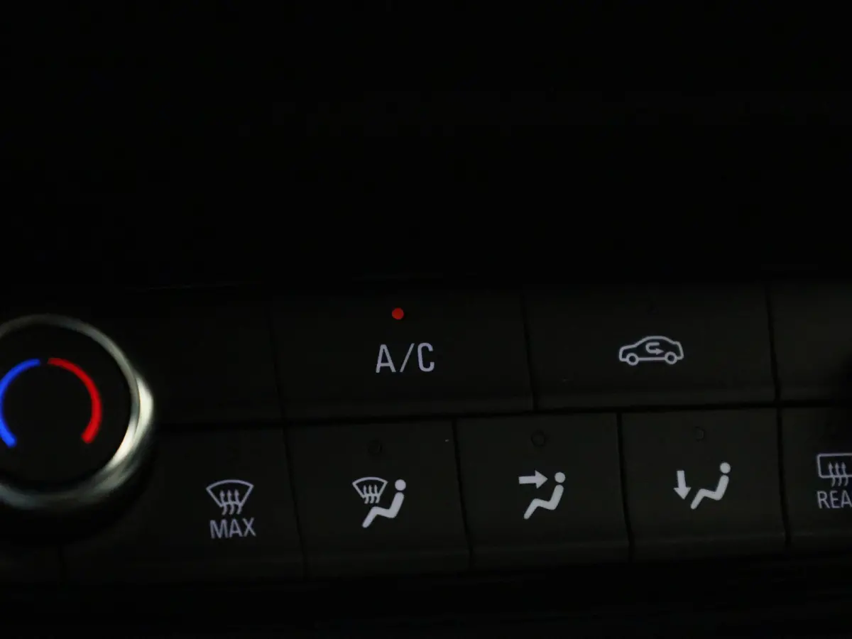 1.2 | Parkeersensoren | Cruise Control | Airco | Verkeersbord-detectie