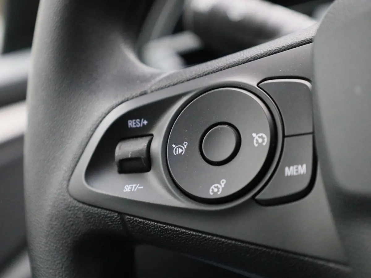 1.2 | Parkeersensoren | Cruise Control | Airco | Verkeersbord-detectie