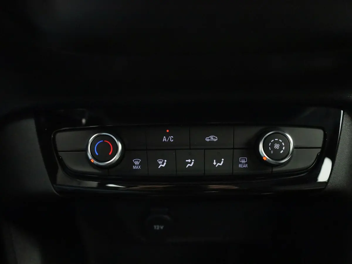1.2 | Parkeersensoren | Cruise Control | Airco | Verkeersbord-detectie