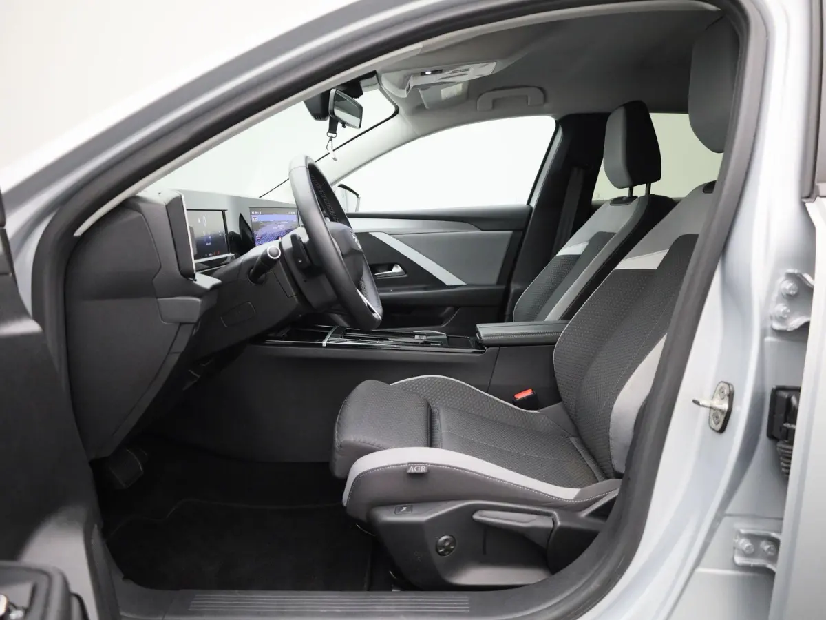 1.2T Business Edition | 130 pk | Automaat | Camera | Navigatie | Stoelverwarming |
