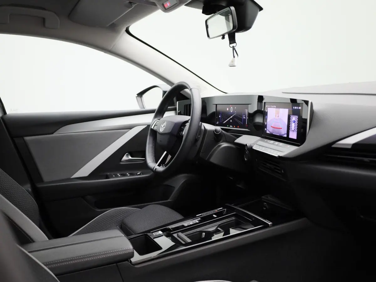 1.2T Business Edition | 130 pk | Automaat | Camera | Navigatie | Stoelverwarming |