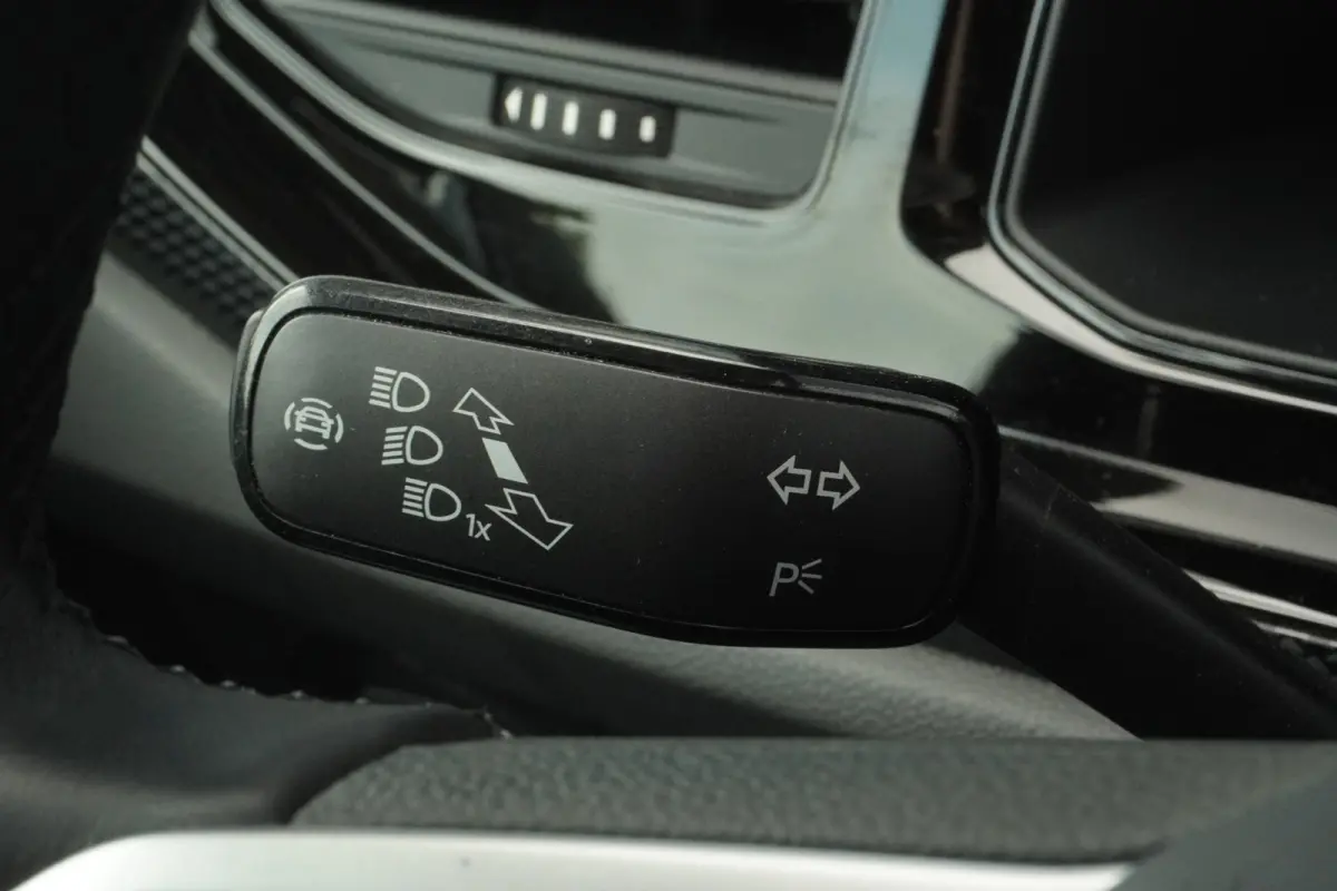 1.0 TSI Life Business+Led+Full-Navigatie+Vitrual+Camera+Ecc+stoel-verw+Parkeer-Hulp+ APK 7-2028