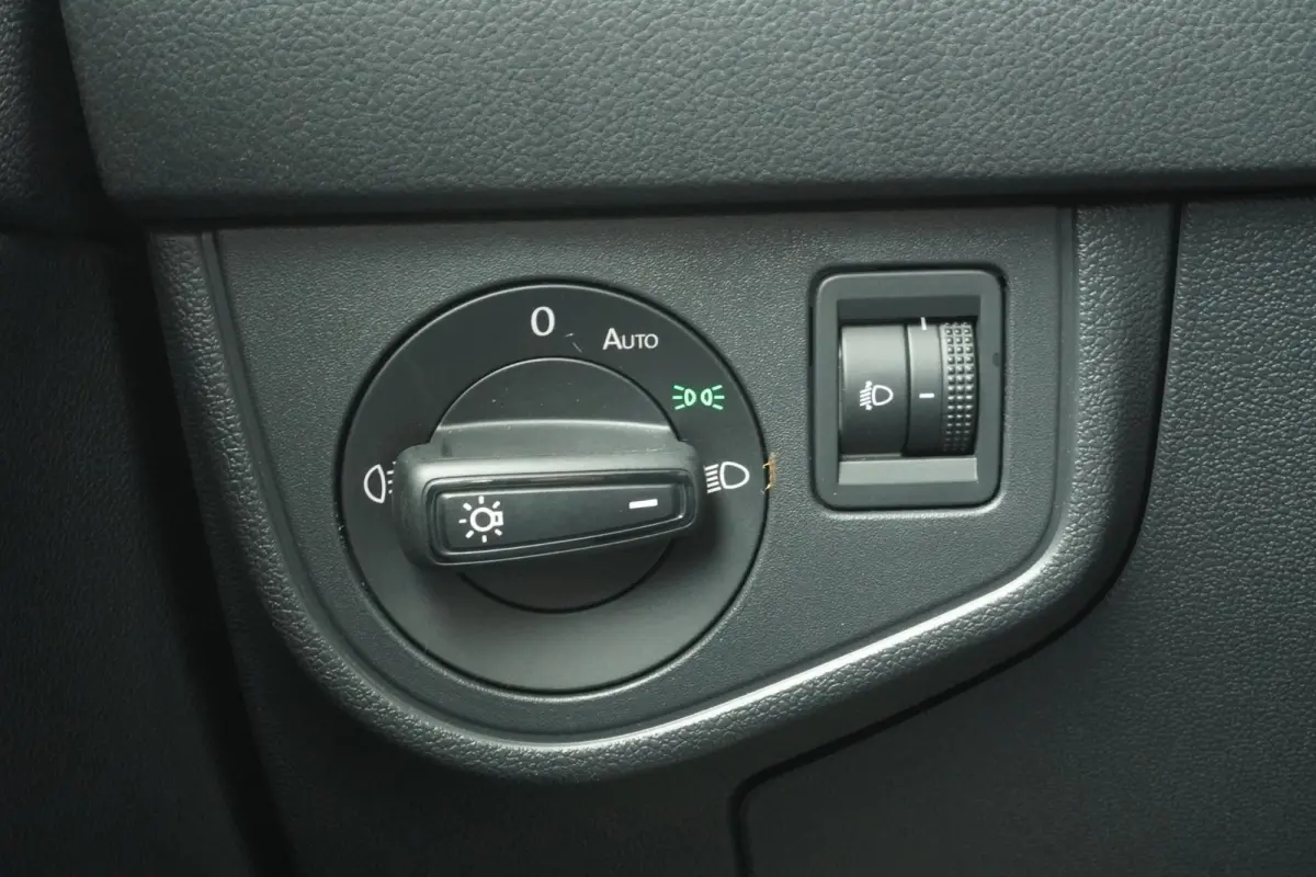 1.0 TSI Life Business+Led+Full-Navigatie+Vitrual+Camera+Ecc+stoel-verw+Parkeer-Hulp+ APK 7-2028